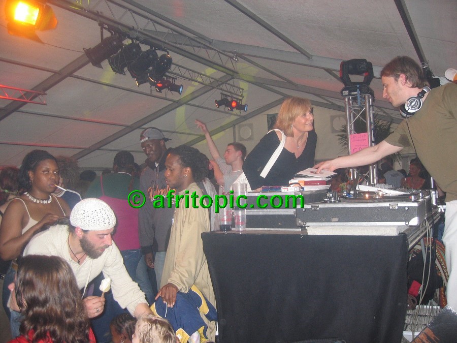 ../Images/afw2006b 114.jpg